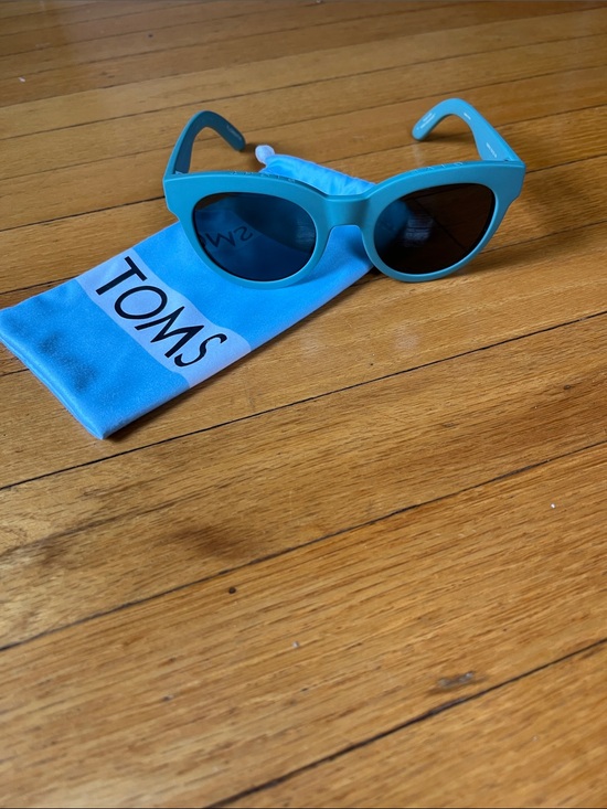 Toms Accessories - Toms Turquoise Blue Round Sunglasses with Matching Soft Pouch
